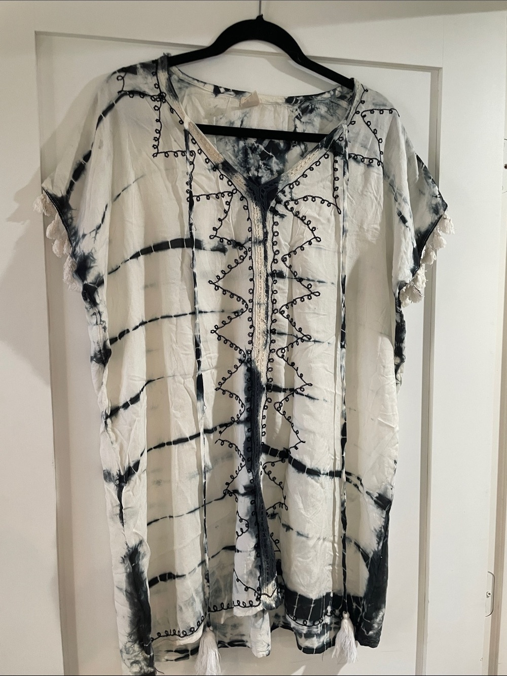 Exist Black & White Embroidered Tie-Dye V-Neck Tunic